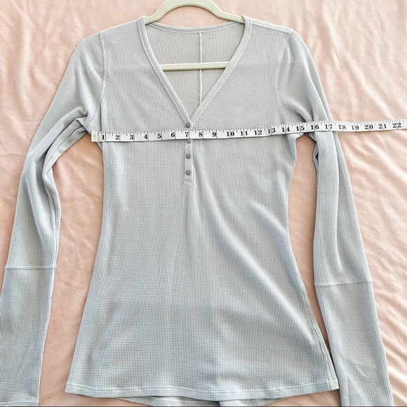Lululemon Close Call Henley Long Sleeve in Heathered Core Ultra Light Grey - Picture 2 of 6